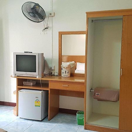 Aparthotel LP Mansion à Sakon Nakhon Extérieur photo
