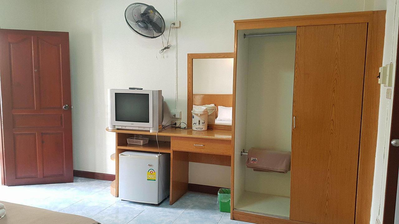 Aparthotel LP Mansion à Sakon Nakhon Extérieur photo
