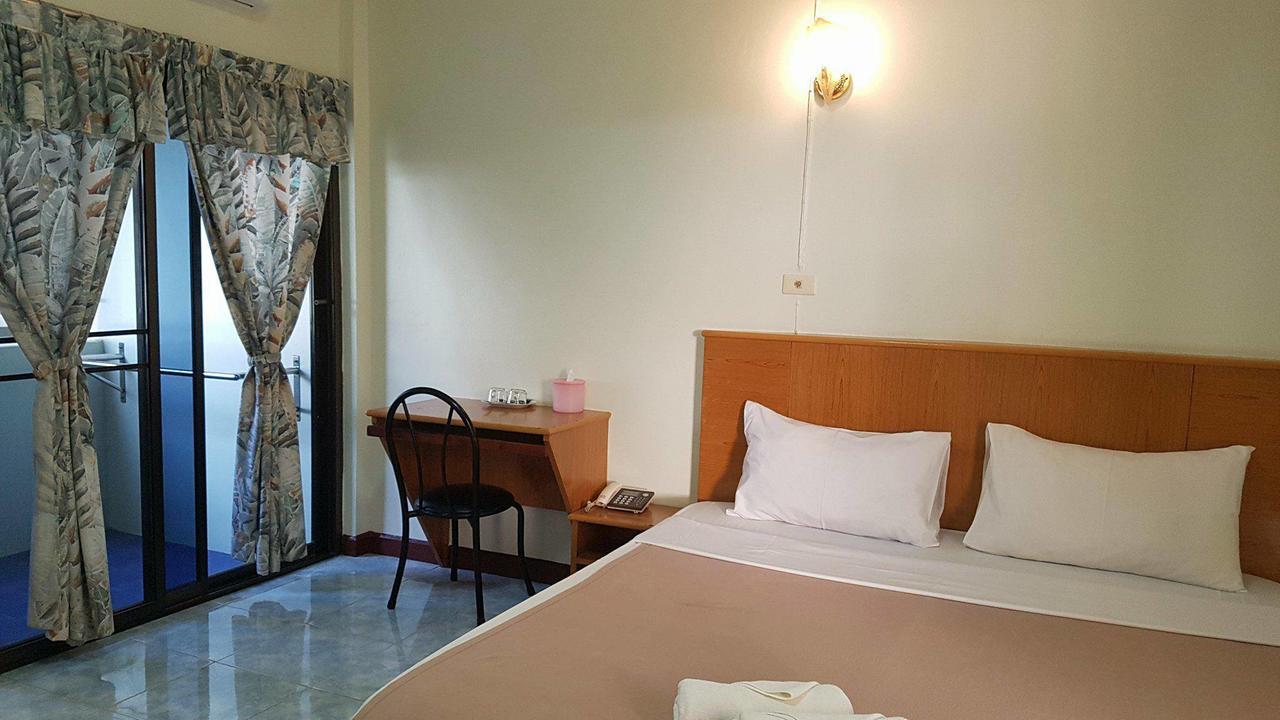 Aparthotel LP Mansion à Sakon Nakhon Extérieur photo